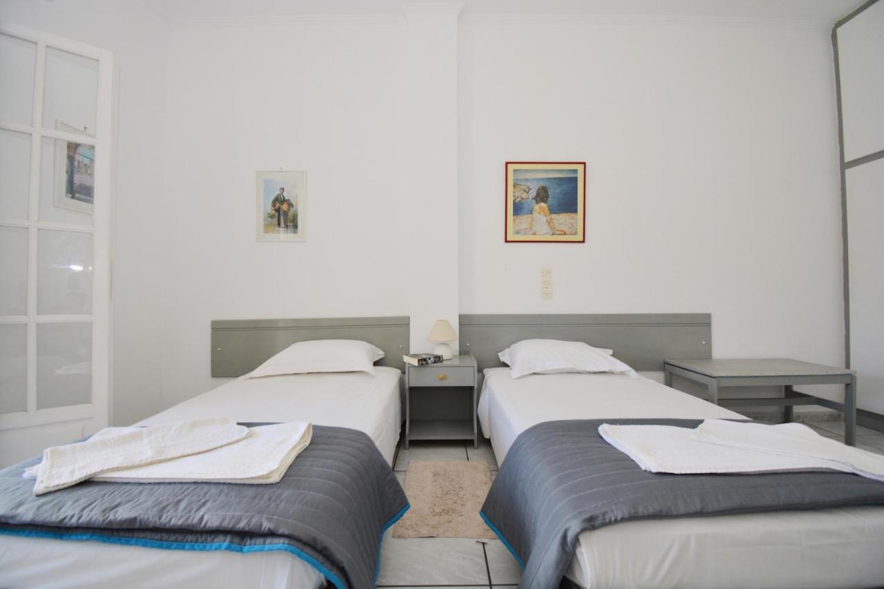 Dolphin Apt & Studios -Next To The Beach Roda  Esterno foto