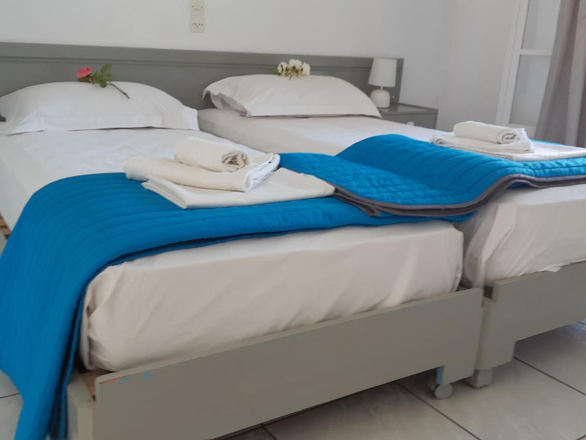 Dolphin Apt & Studios -Next To The Beach Roda  Esterno foto