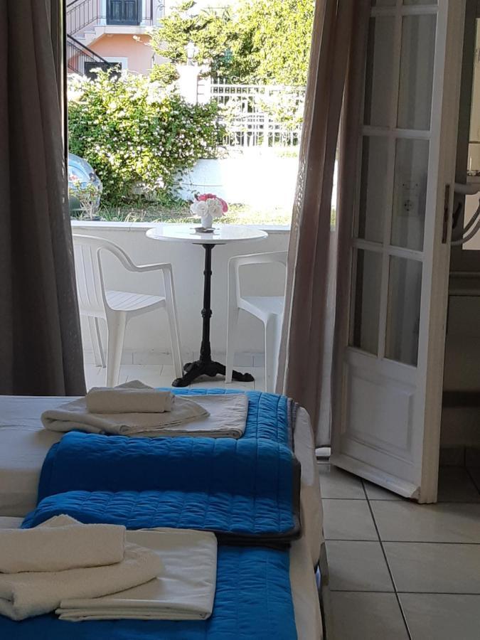 Dolphin Apt & Studios -Next To The Beach Roda  Esterno foto