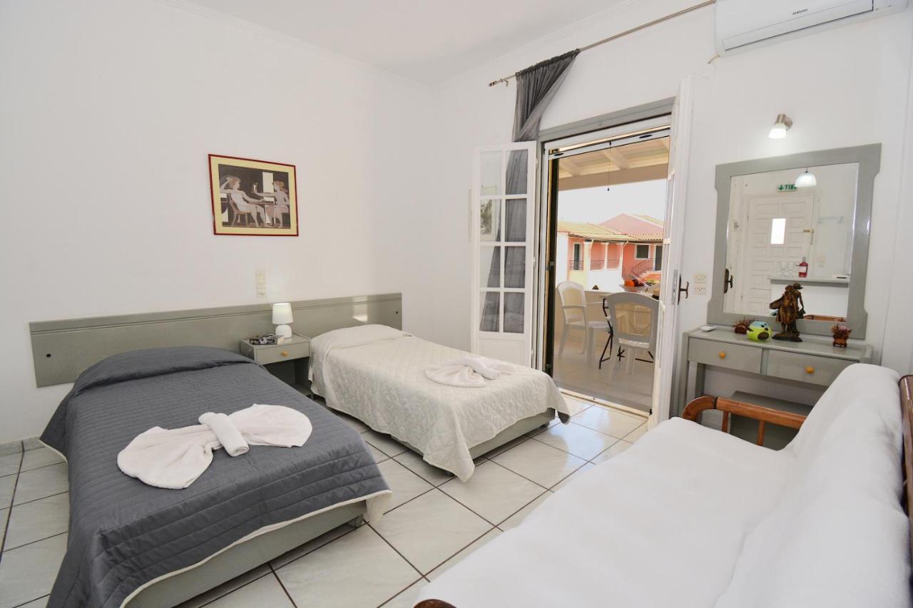 Dolphin Apt & Studios -Next To The Beach Roda  Esterno foto