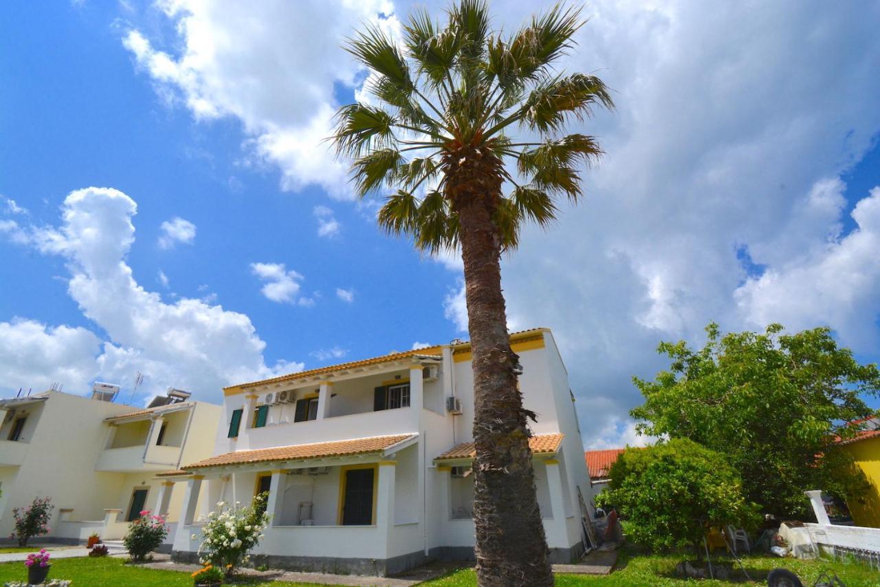 Dolphin Apt & Studios -Next To The Beach Roda  Esterno foto