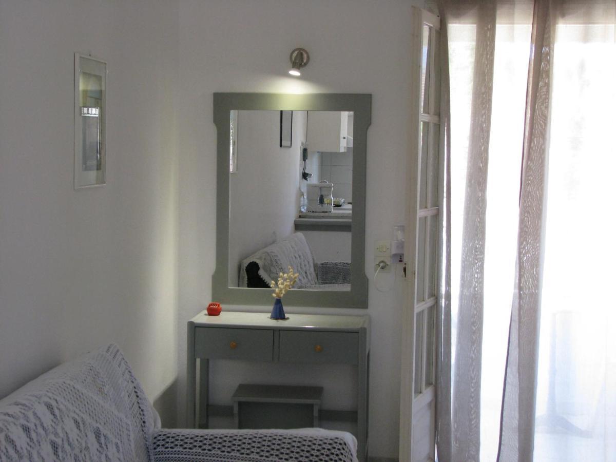 Dolphin Apt & Studios -Next To The Beach Roda  Esterno foto