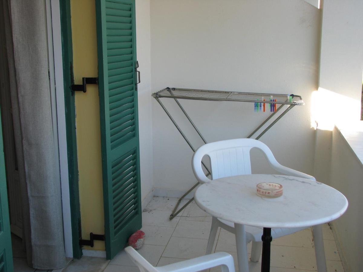 Dolphin Apt & Studios -Next To The Beach Roda  Esterno foto