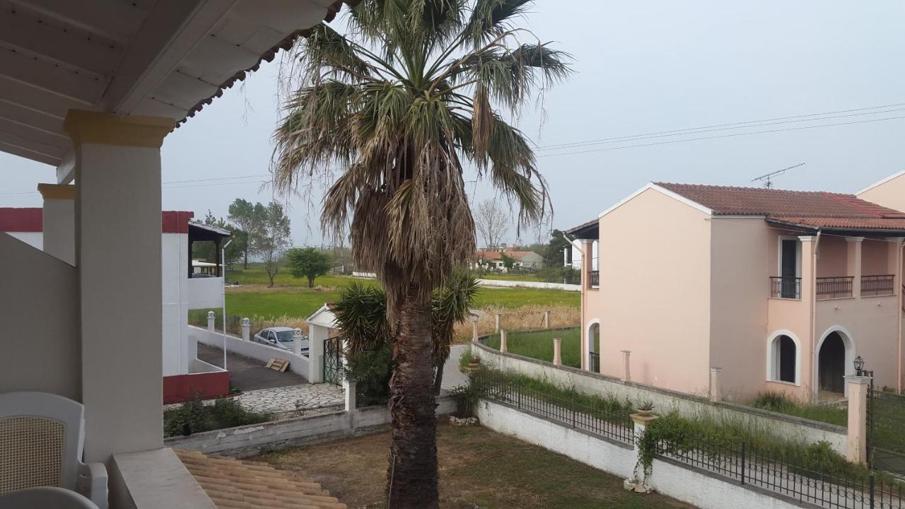 Dolphin Apt & Studios -Next To The Beach Roda  Esterno foto