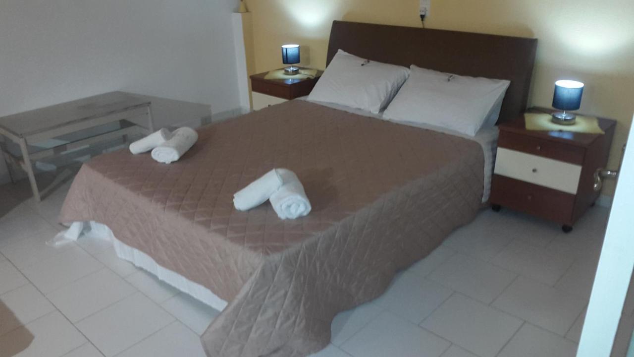 Dolphin Apt & Studios -Next To The Beach Roda  Esterno foto